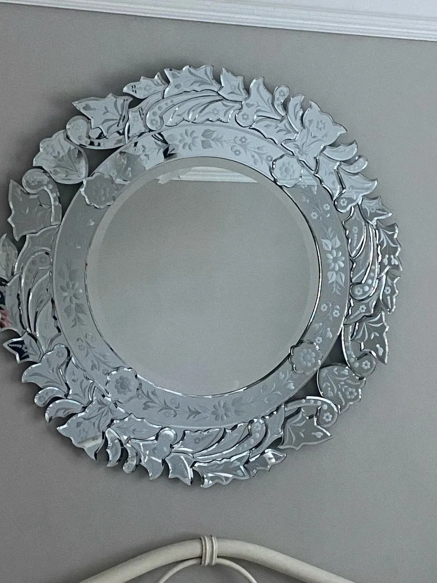 Venetian style wall mirror - Image 1