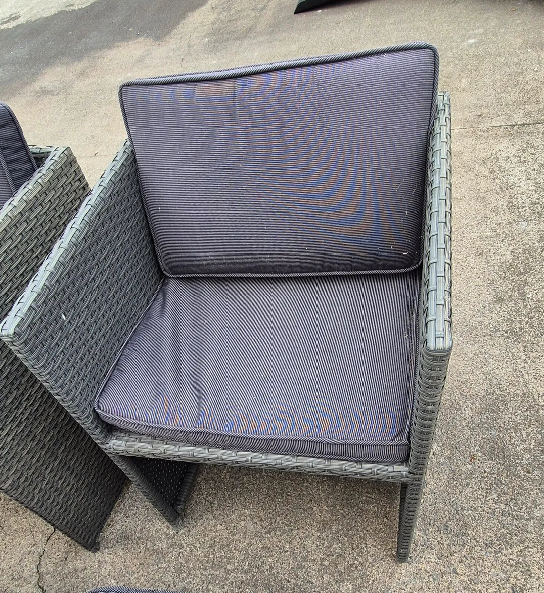 Garden table and chairs - Image 3