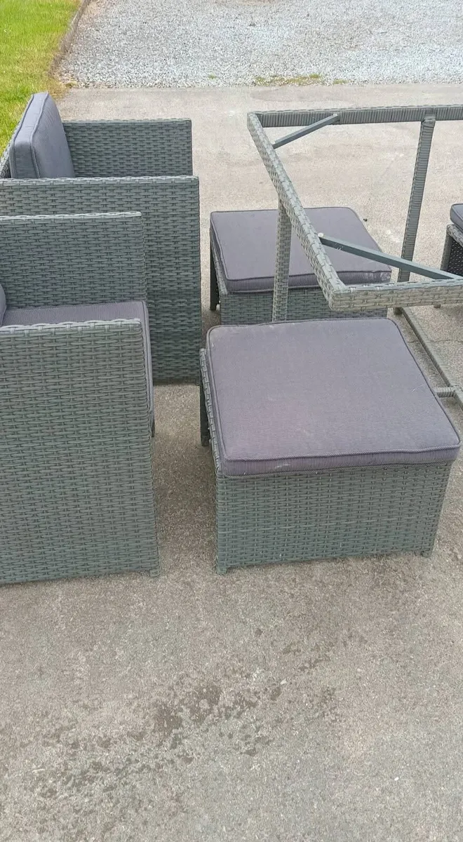 Garden table and chairs - Image 4