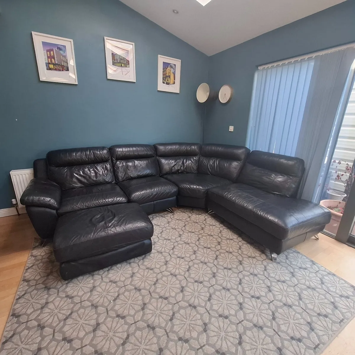 sofa - Image 1