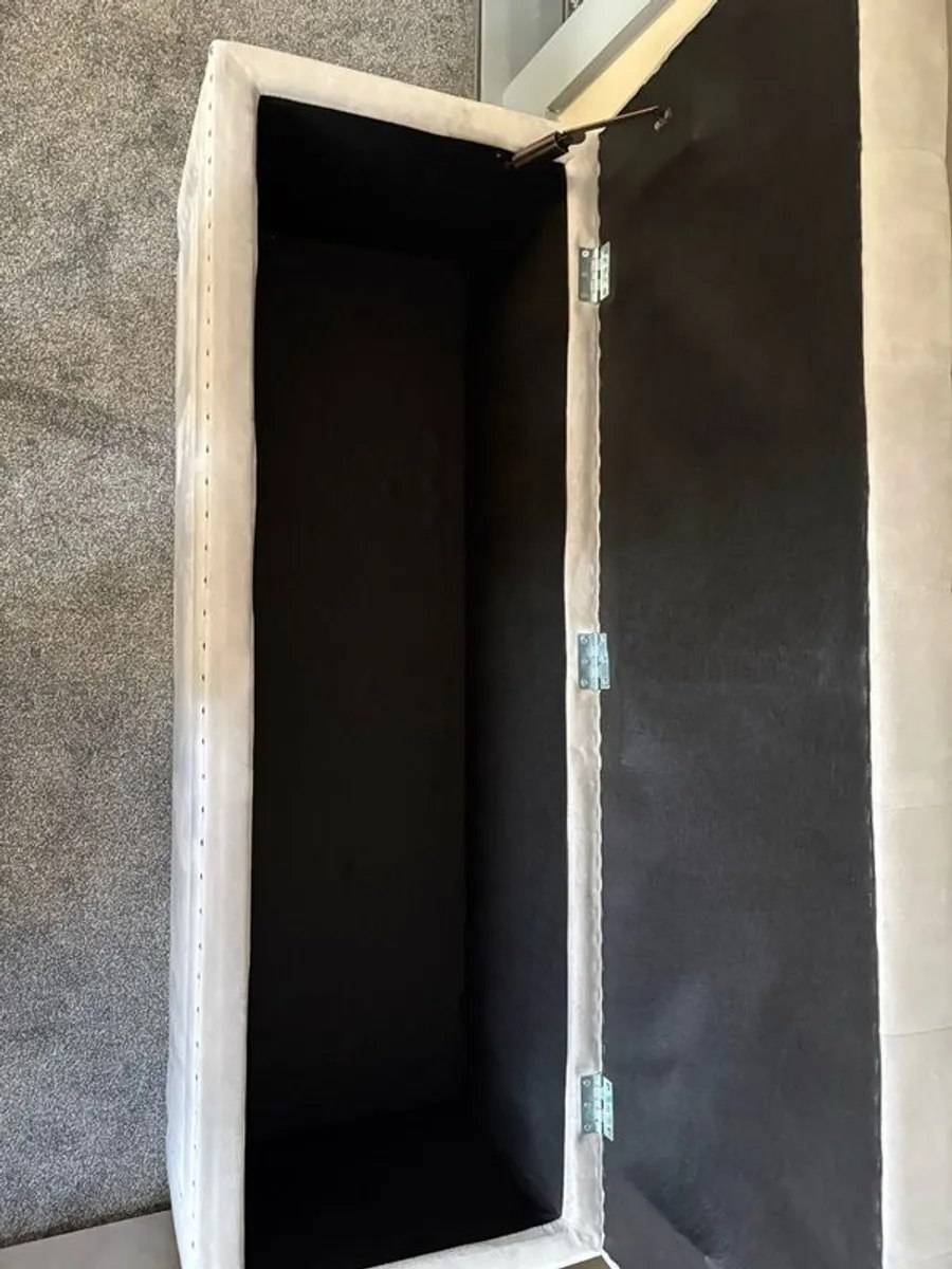 Box for bedroom. - Image 3