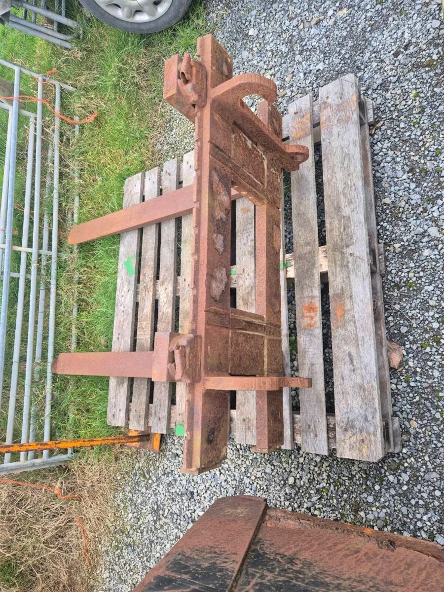 Loader buckets forks and graipes - Image 4