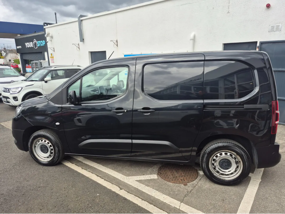 Toyota Proace 1.5 D GX SWB 6 650KG (PRICE EX VAT) - Image 2