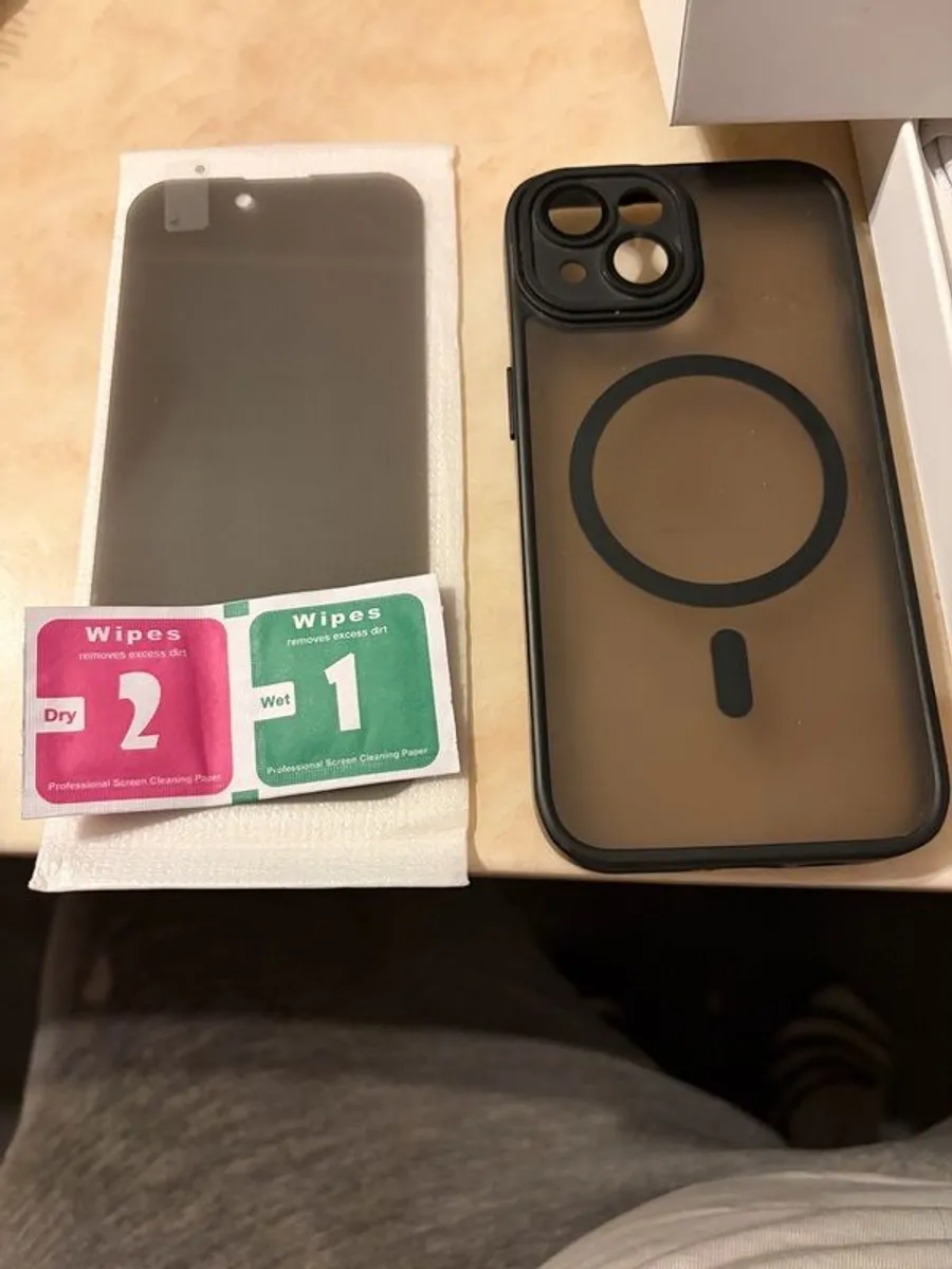 iPhone 15 (Black) 128gb UNLOCKED - Image 2