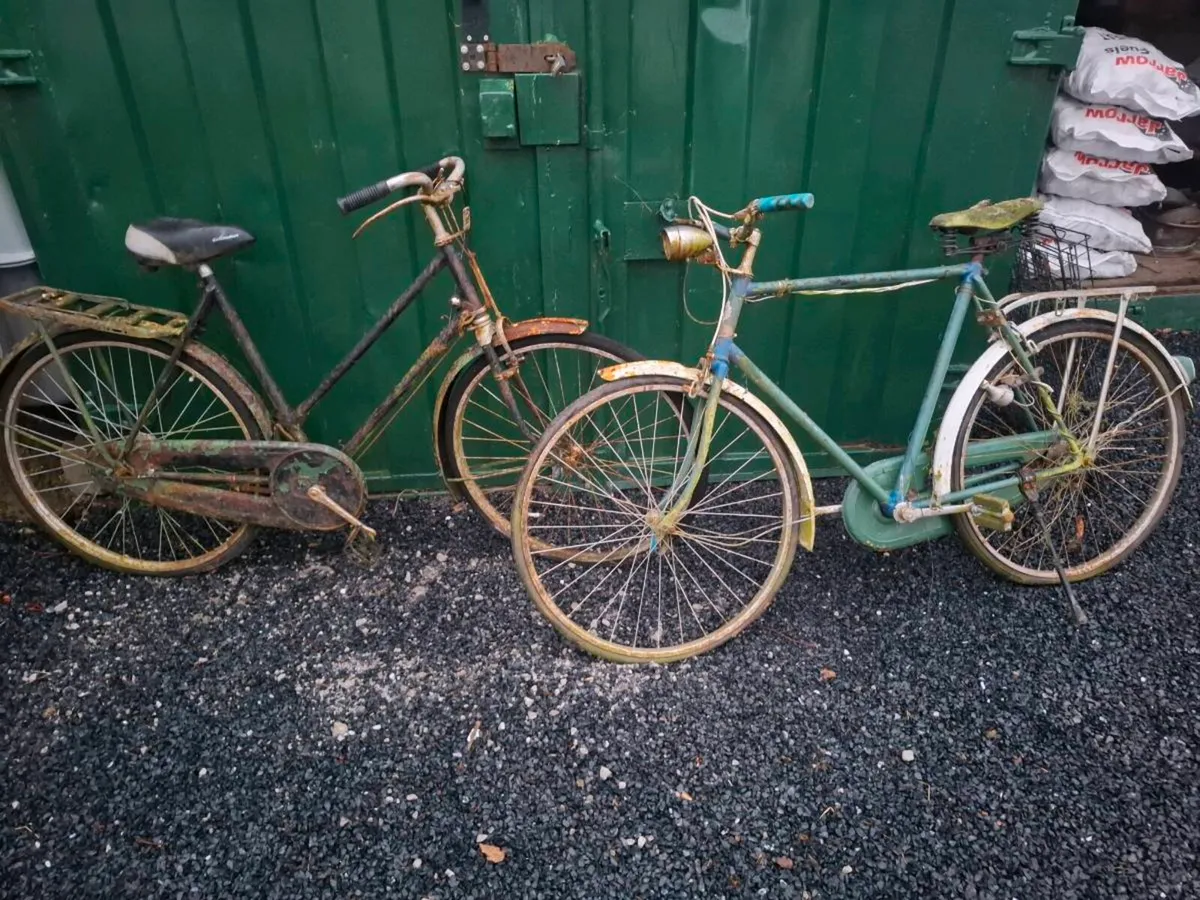 Old bicycles - Image 2