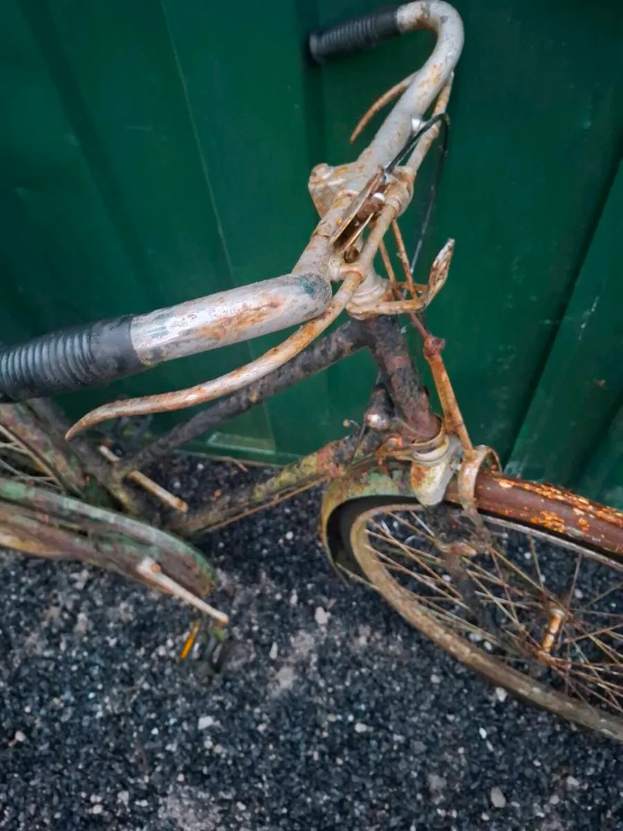 Old bicycles - Image 3