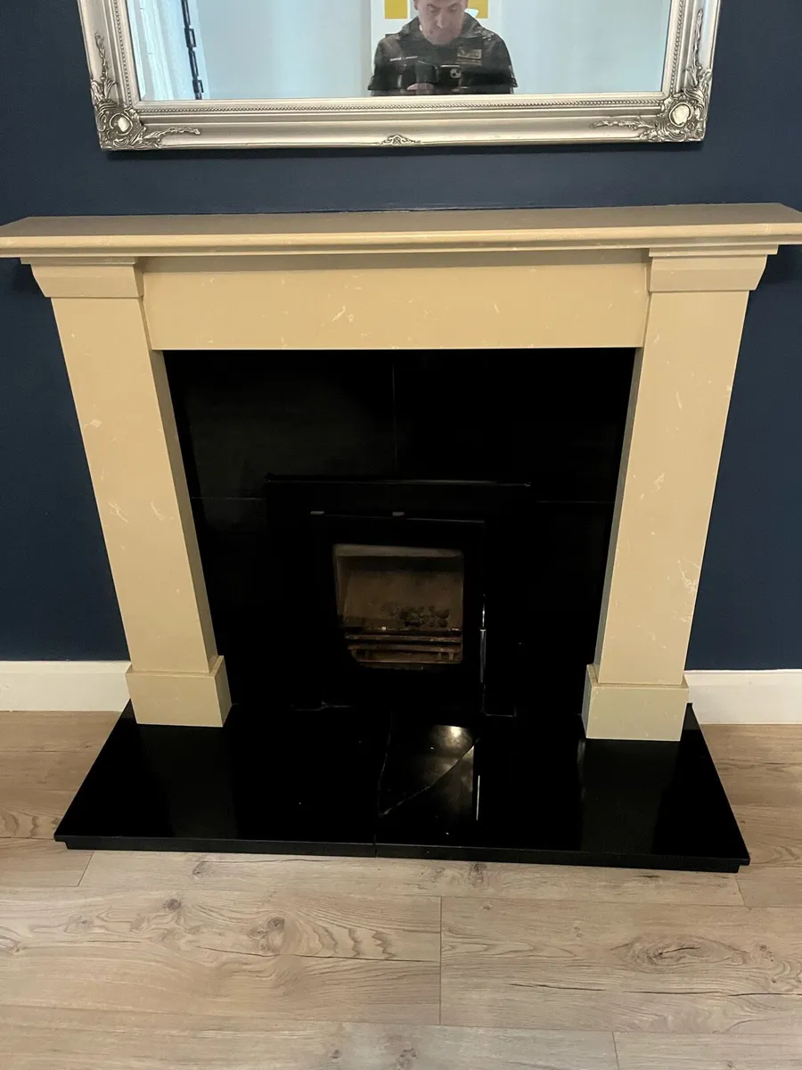Fireplace and Vitae Cassette Stove €1000 - Image 1