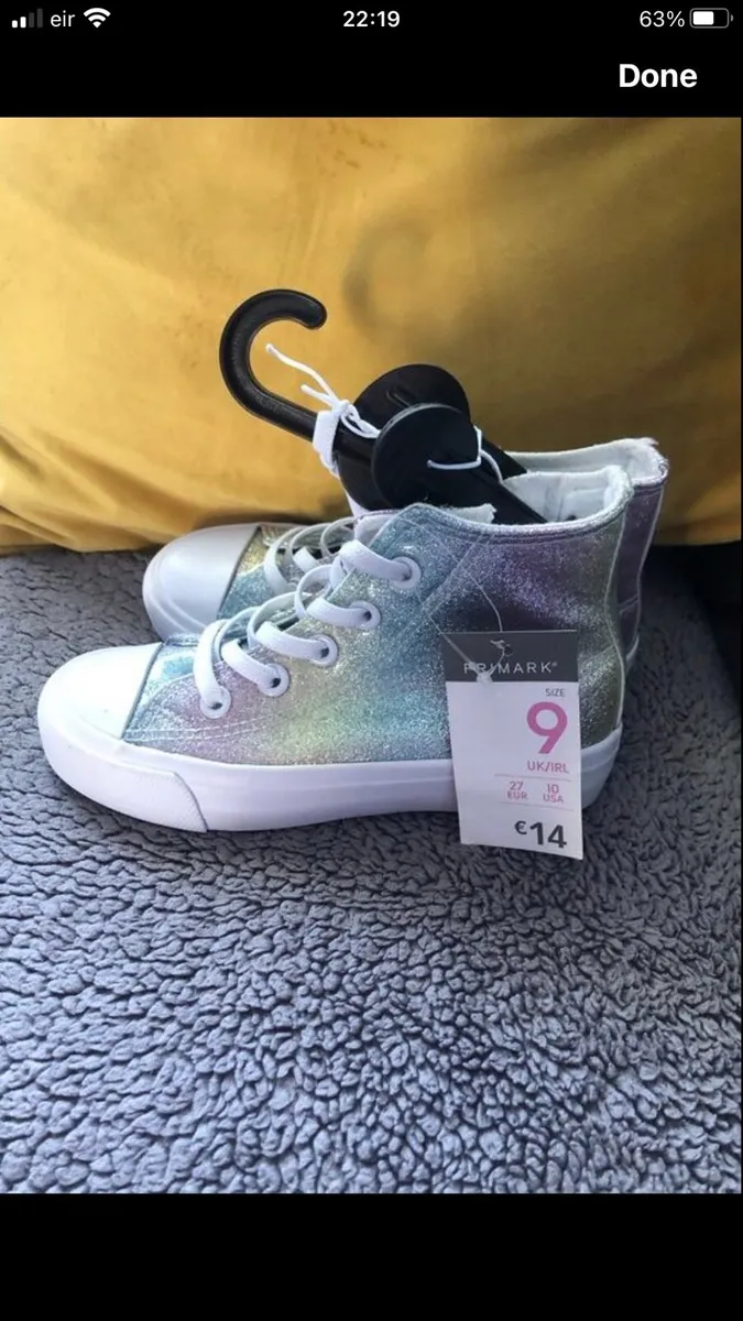 Girls new runners boots size 9 €8 - Image 2