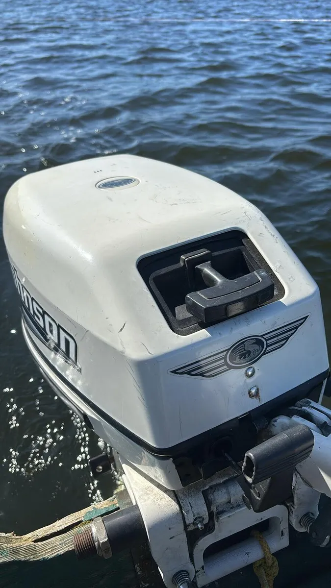 Out board Jonson  two stroke 15hp engine - Image 3