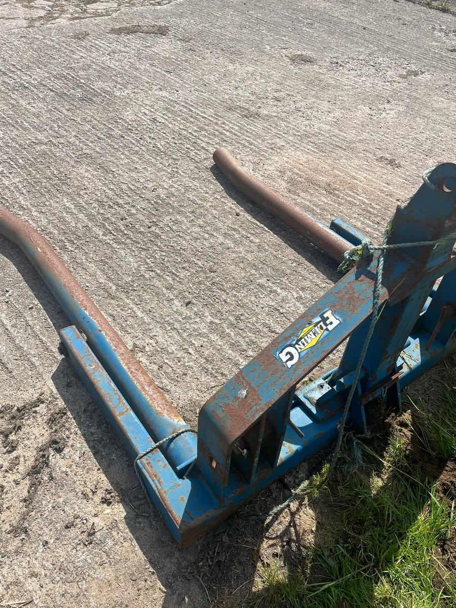 Fleming bale lifter - Image 2