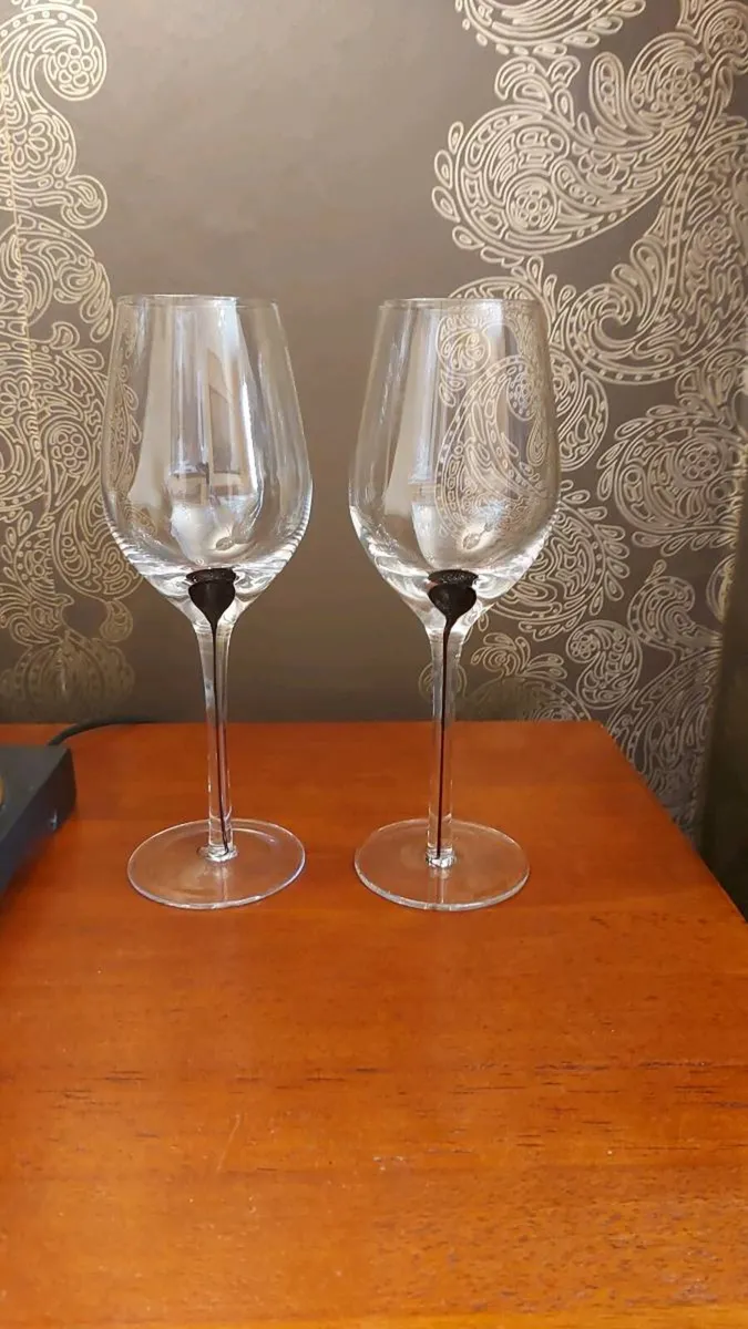 Pair of large decorative wine goblets - Image 2