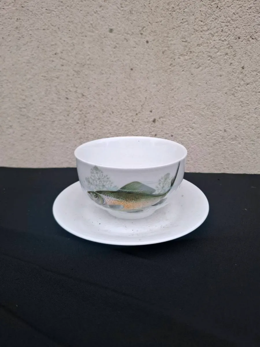 China fish gravy bowl postage possible - Image 1