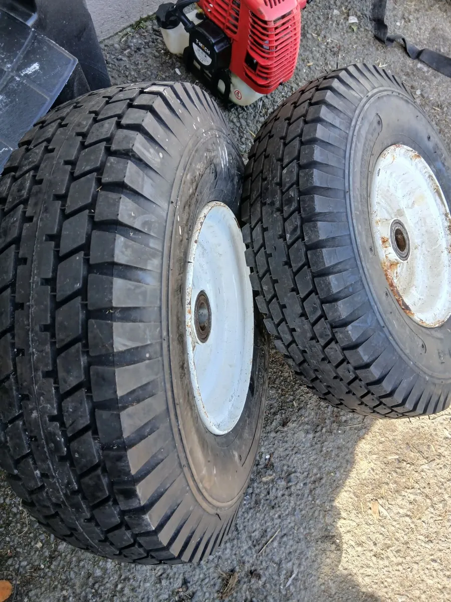 Mobile home wheels in great condition 100e - Image 1