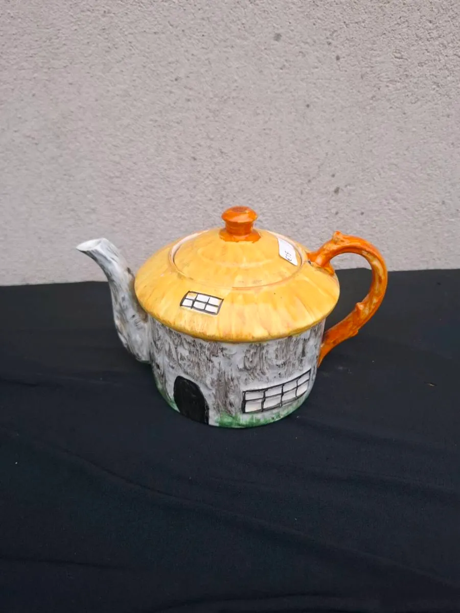 House tea pot postage possible - Image 1