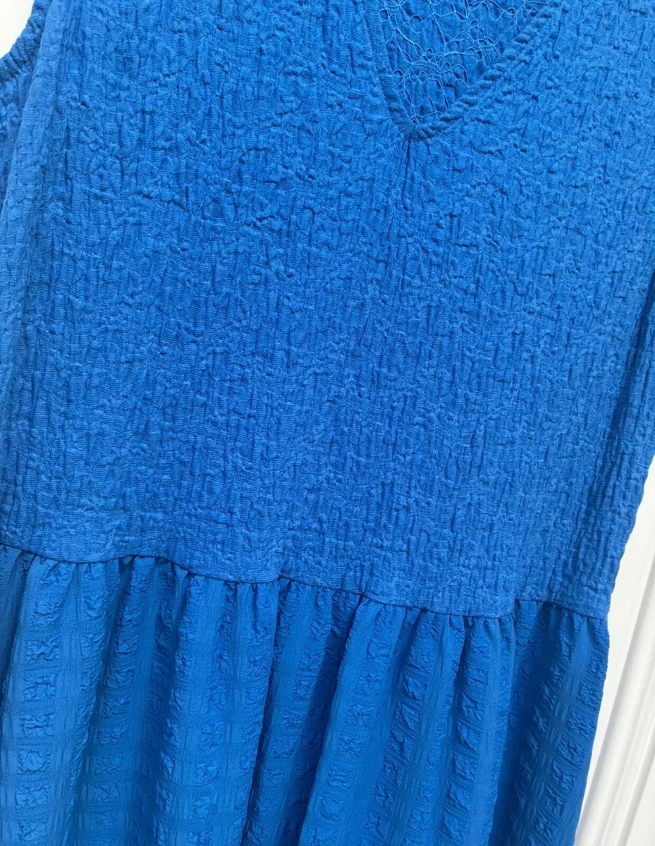 NEW Blue Textured V Neck Dress: Size 14 - Image 2