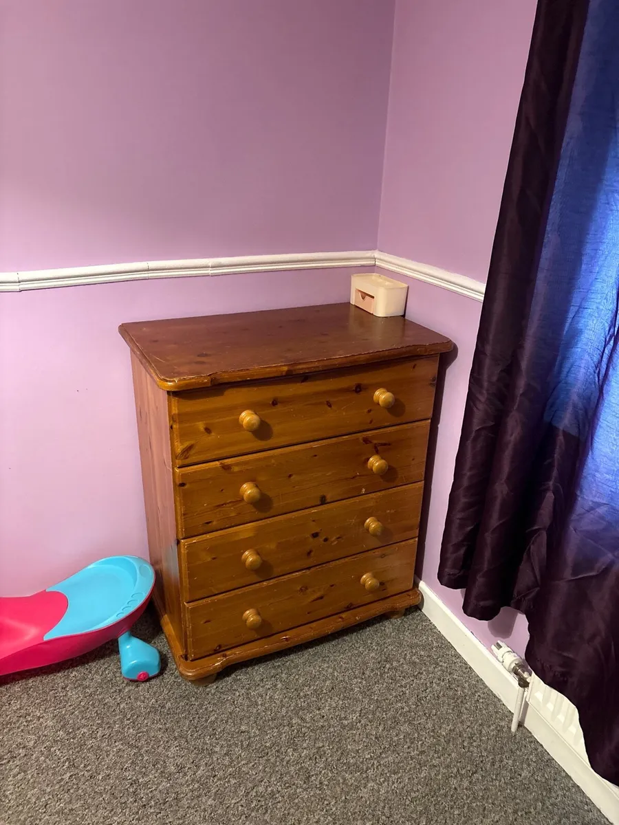 Strong wardrobe in excellent condition & chest€170 - Image 2