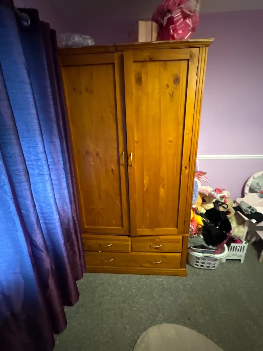 Strong wardrobe in excellent condition & chest€170 - Image 1