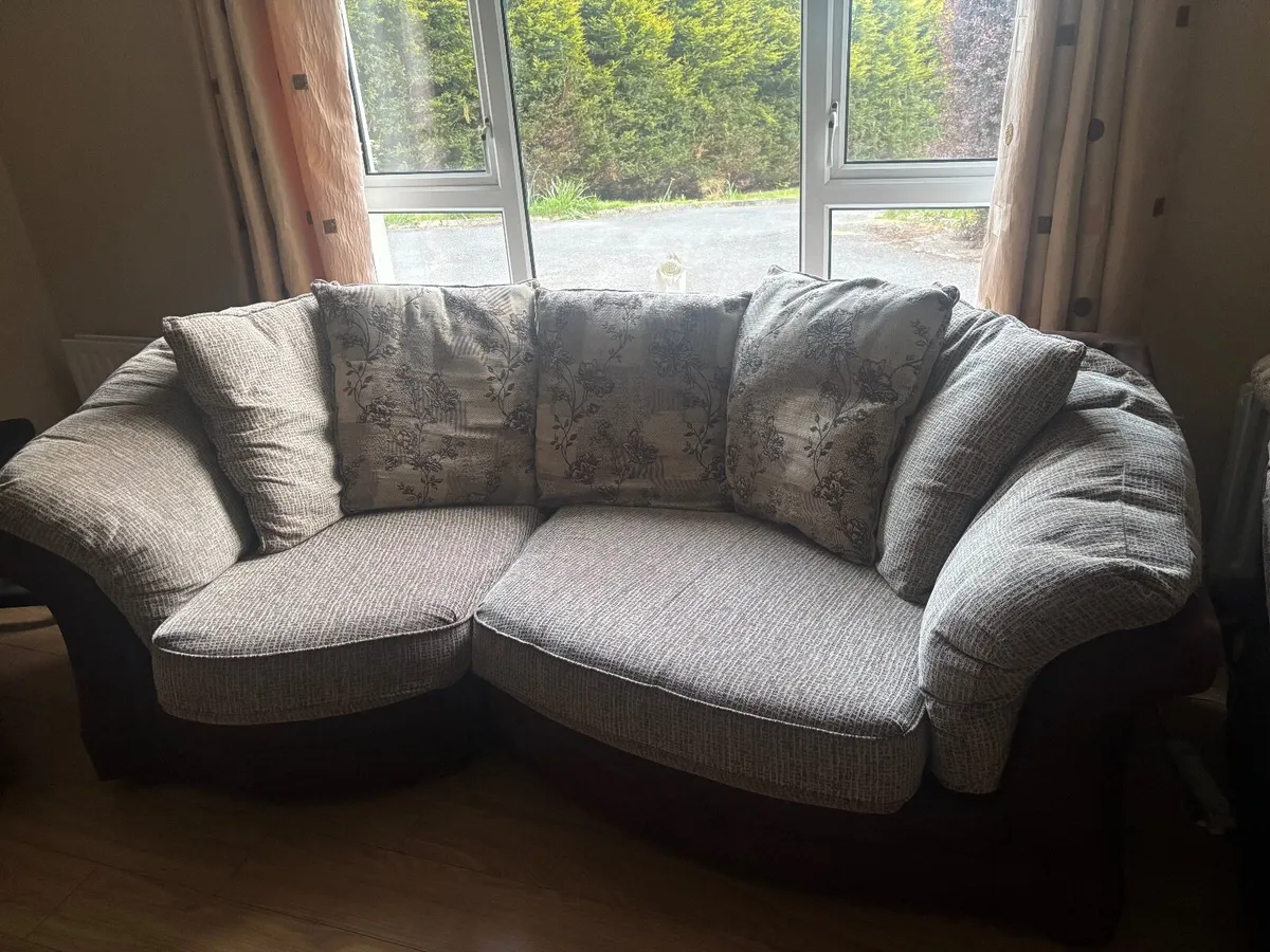Sofa and chair set - Image 1