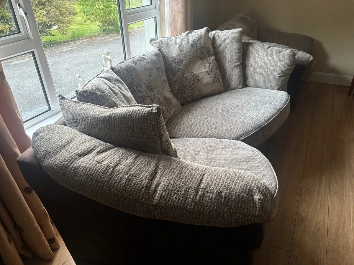 Sofa and chair set - Image 2