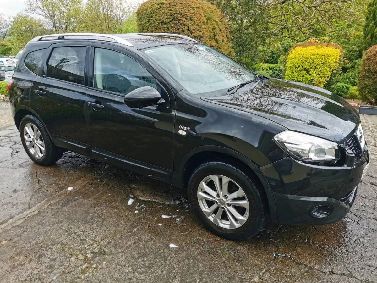 13  Nissan Qashqai +2 - Image 1