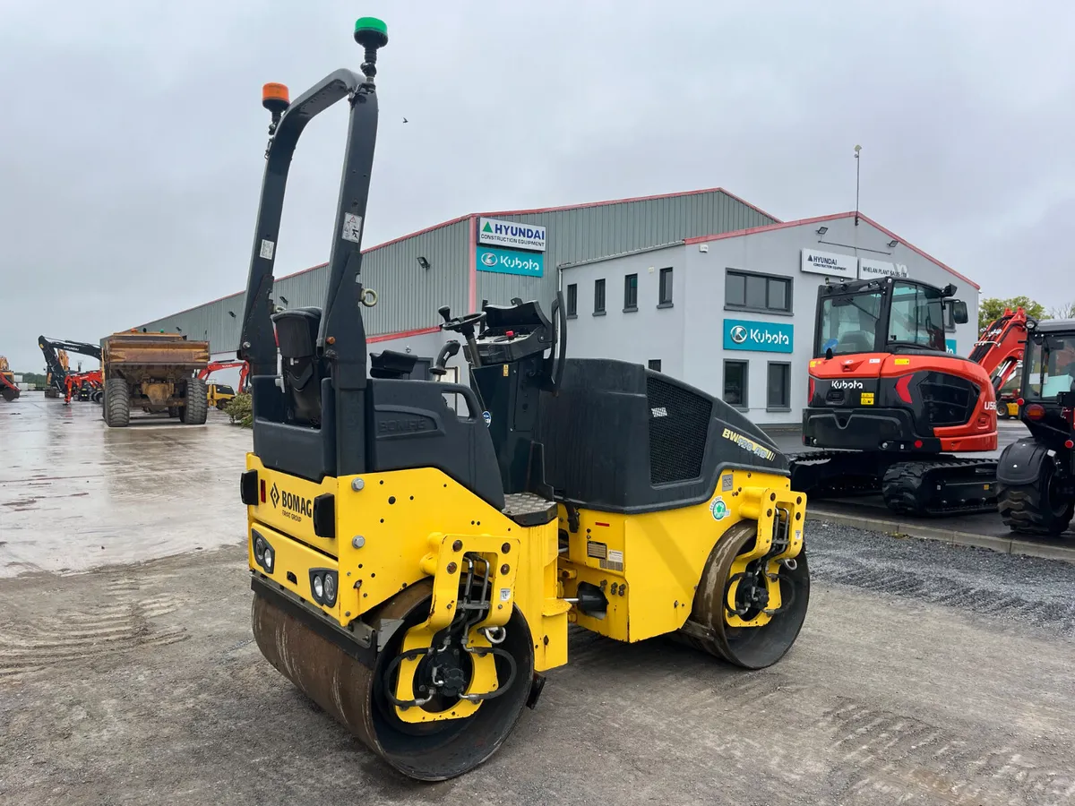 2021 Bomag BW120AD-5 Tandem Roller - Image 4