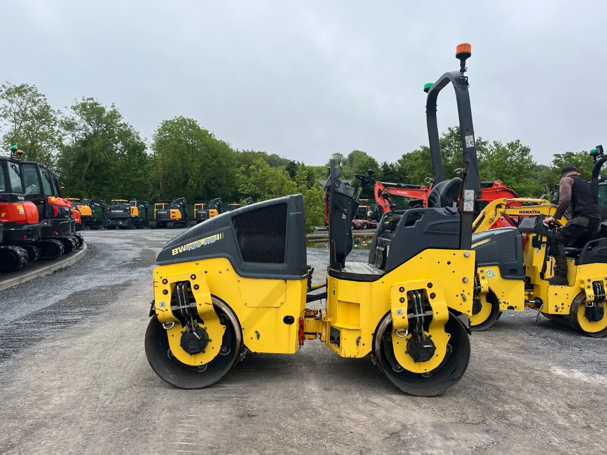 2021 Bomag BW120AD-5 Tandem Roller - Image 1