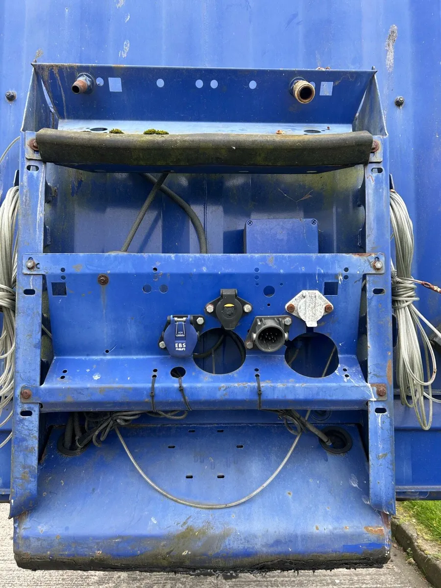 Curtainsider - Image 4