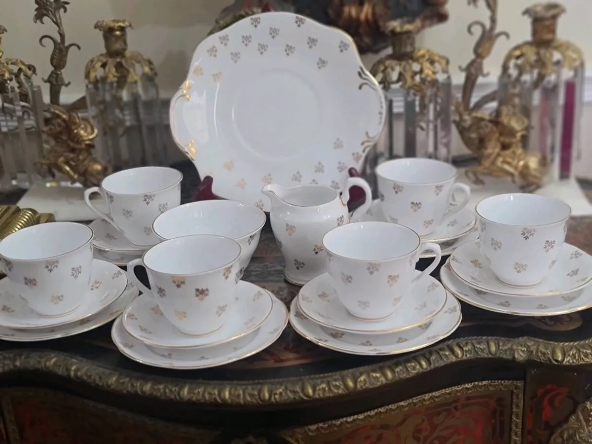 Royal Tara teaset - Image 1