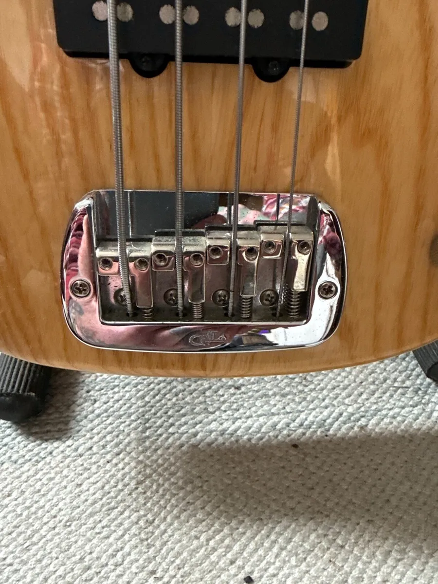 G&L bass guitar - Image 4