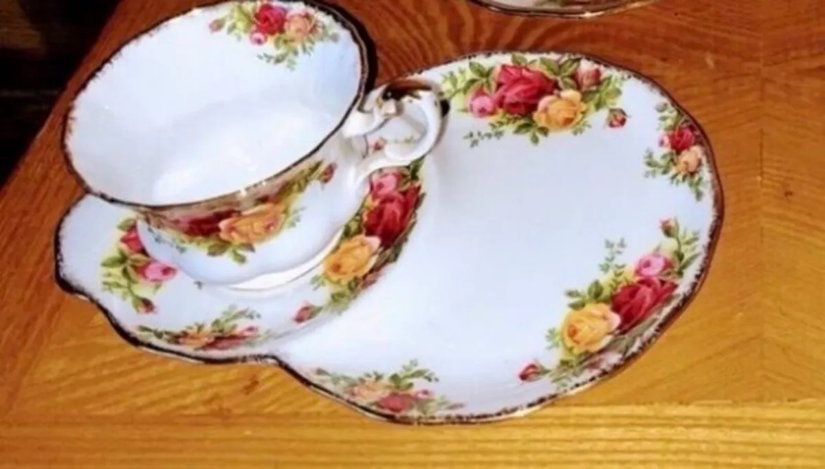 Royal Albert tennis set 1960s