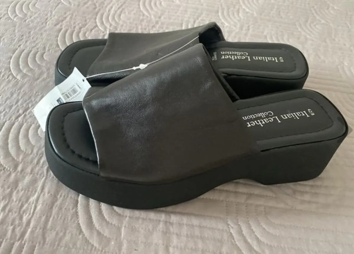 BNWT Dunnes Black Sandals Size 8 - Image 3