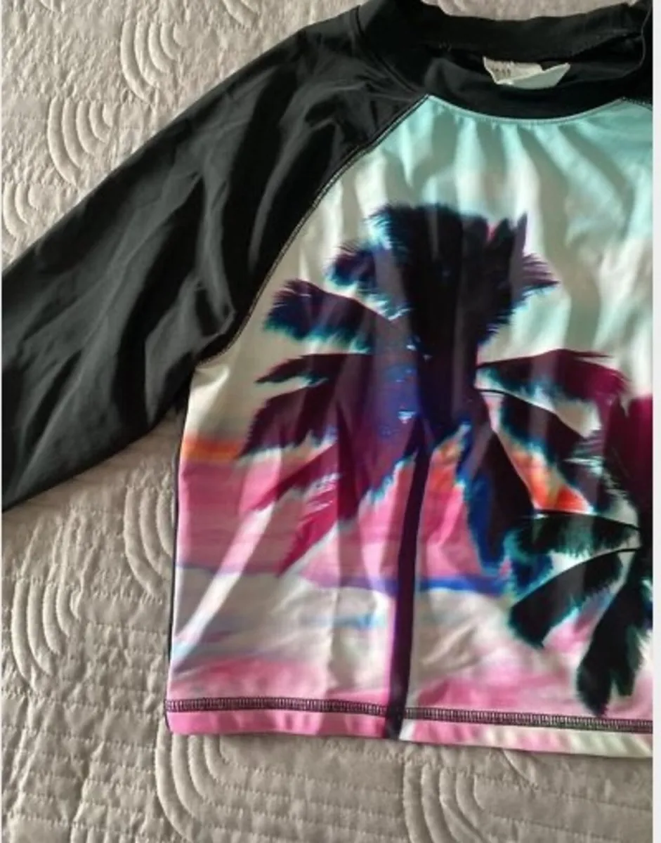 H&M Sun Protector Wet Top - Image 3