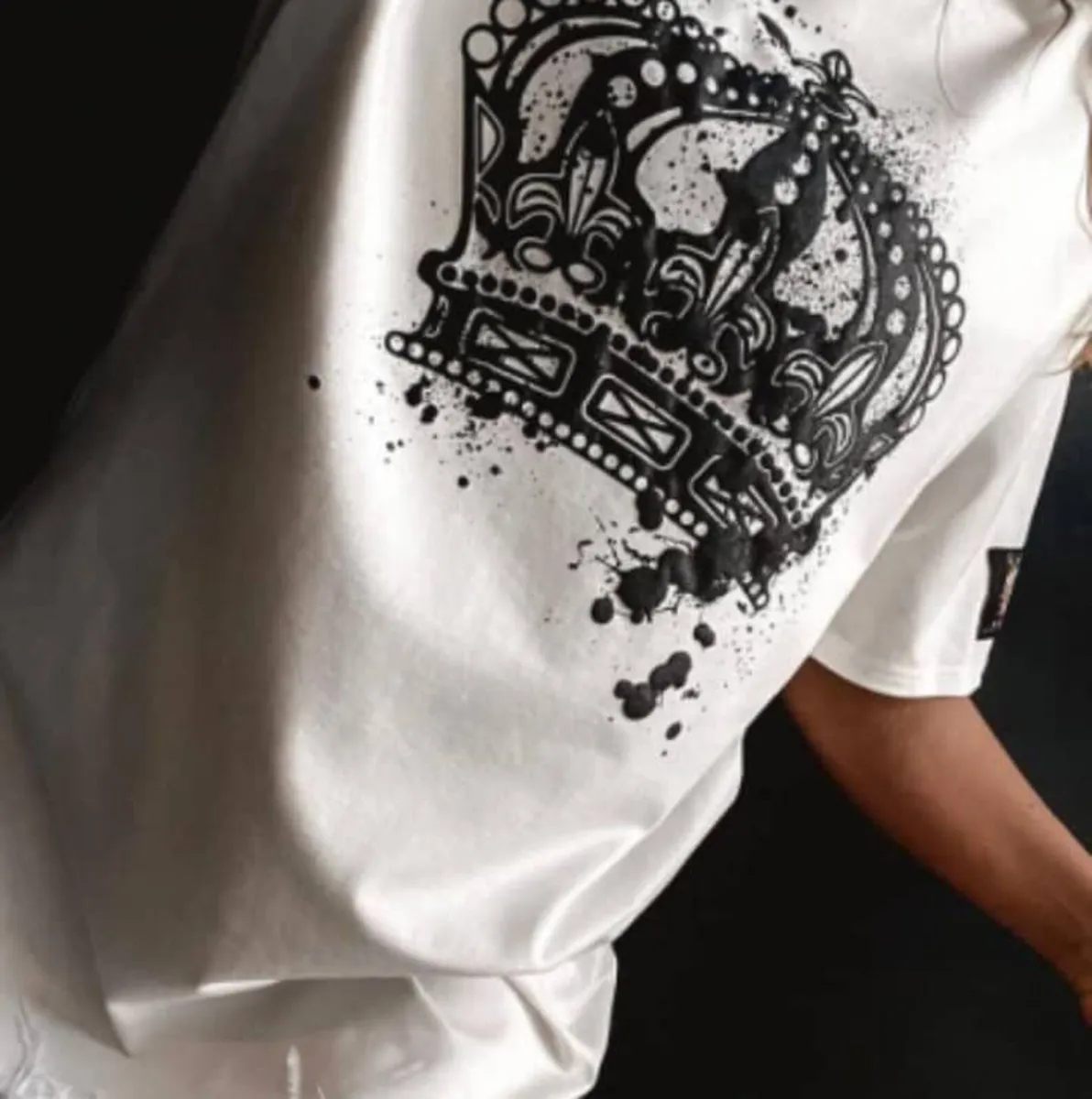 Short sleeve top, shorts - Image 4