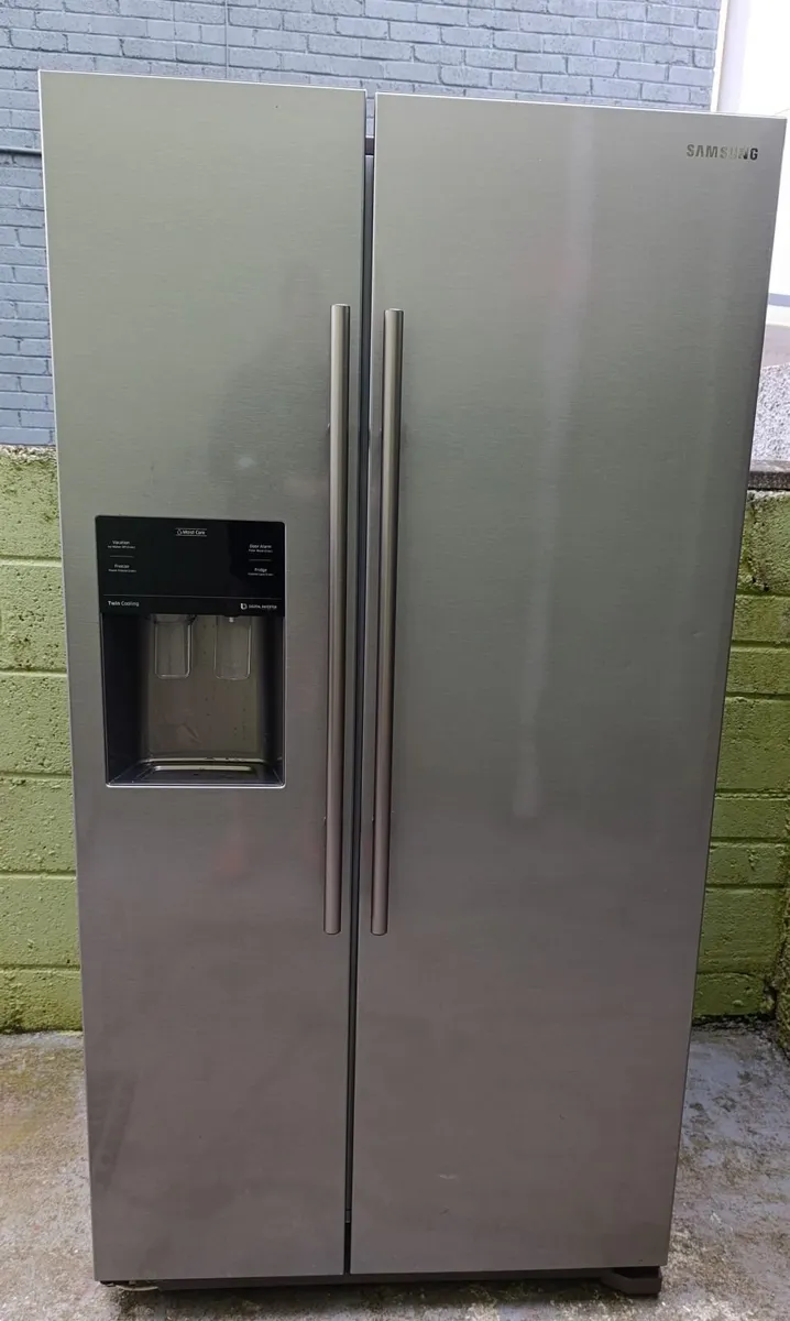 Samsung American-Style Fridge Freezer - Image 2
