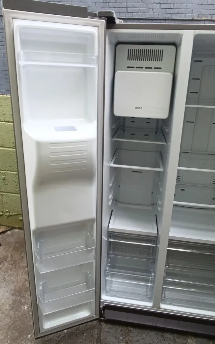 Samsung American-Style Fridge Freezer - Image 3