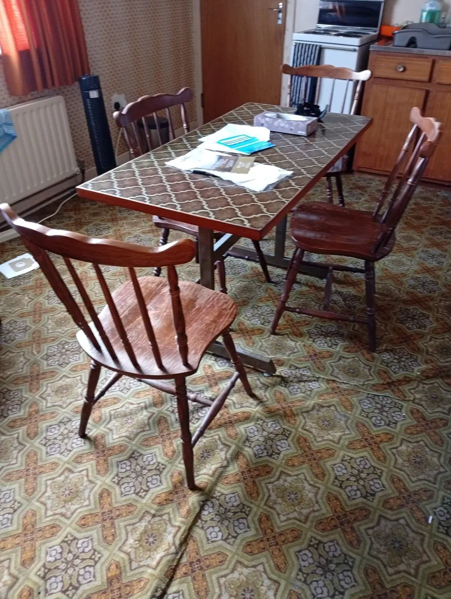 kitchen Table & 4 chairs