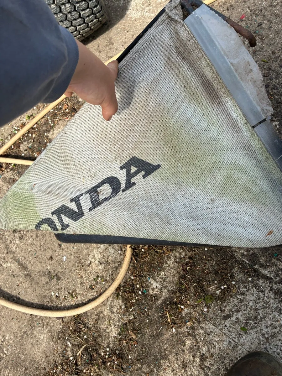 Honda lawnmower box - Image 2