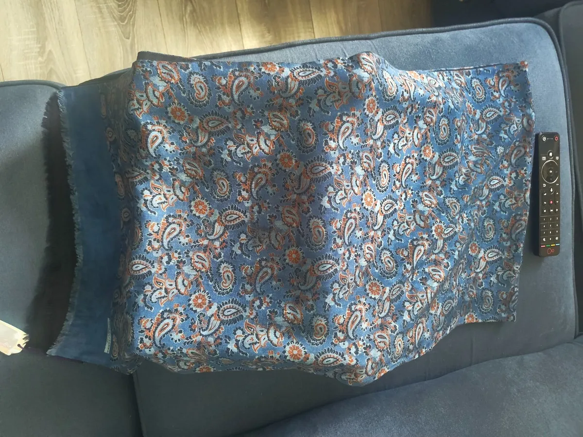Brand New Genuine Louis Copeland  Scarf - Image 4