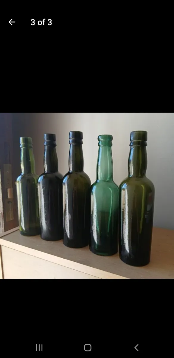 5 RARE VINTAGE GUINNESS BOTTLES - Image 1