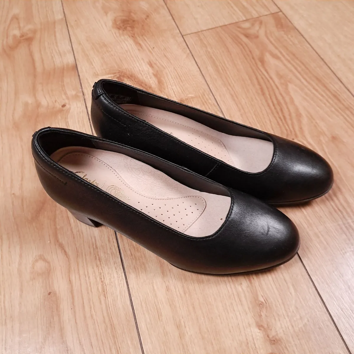 Clarks Black Leather Block Heel Pumps 3UK/36.5EU - Image 1
