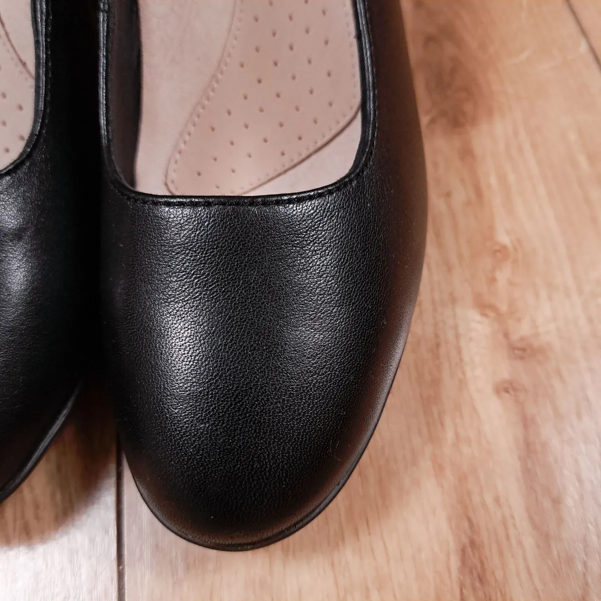 Clarks Black Leather Block Heel Pumps 3UK/36.5EU - Image 3