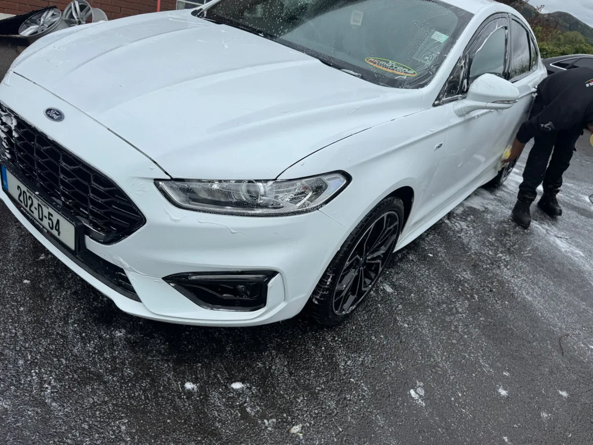 Tinted wind deflectors delivered - Image 2