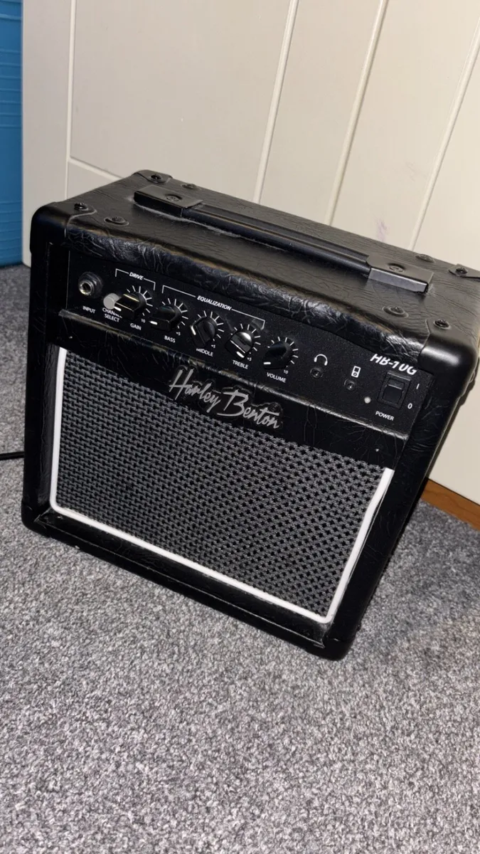 Harley Benton guitar bundle + pedal - Image 4
