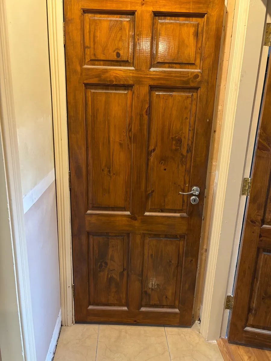 Red deal doors - Image 1