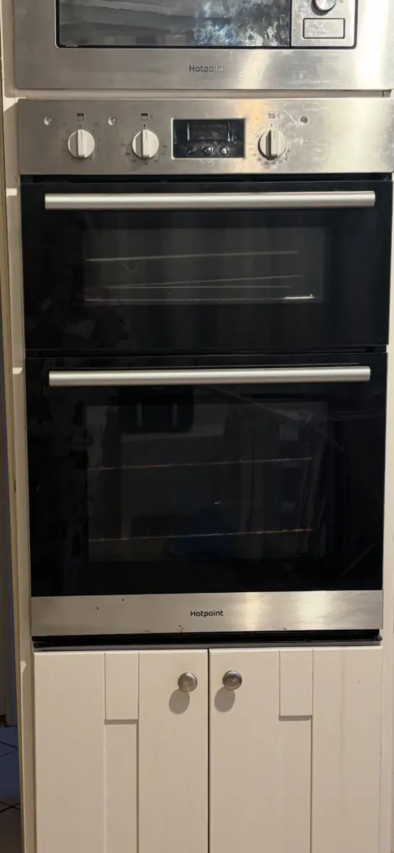 Oven - Image 1
