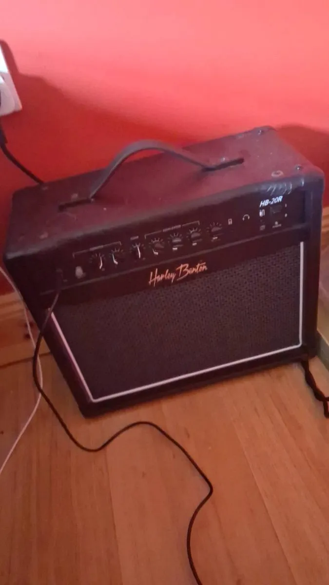 Harley Benton ST-20 electric guitar+20-hbr Amp - Image 2