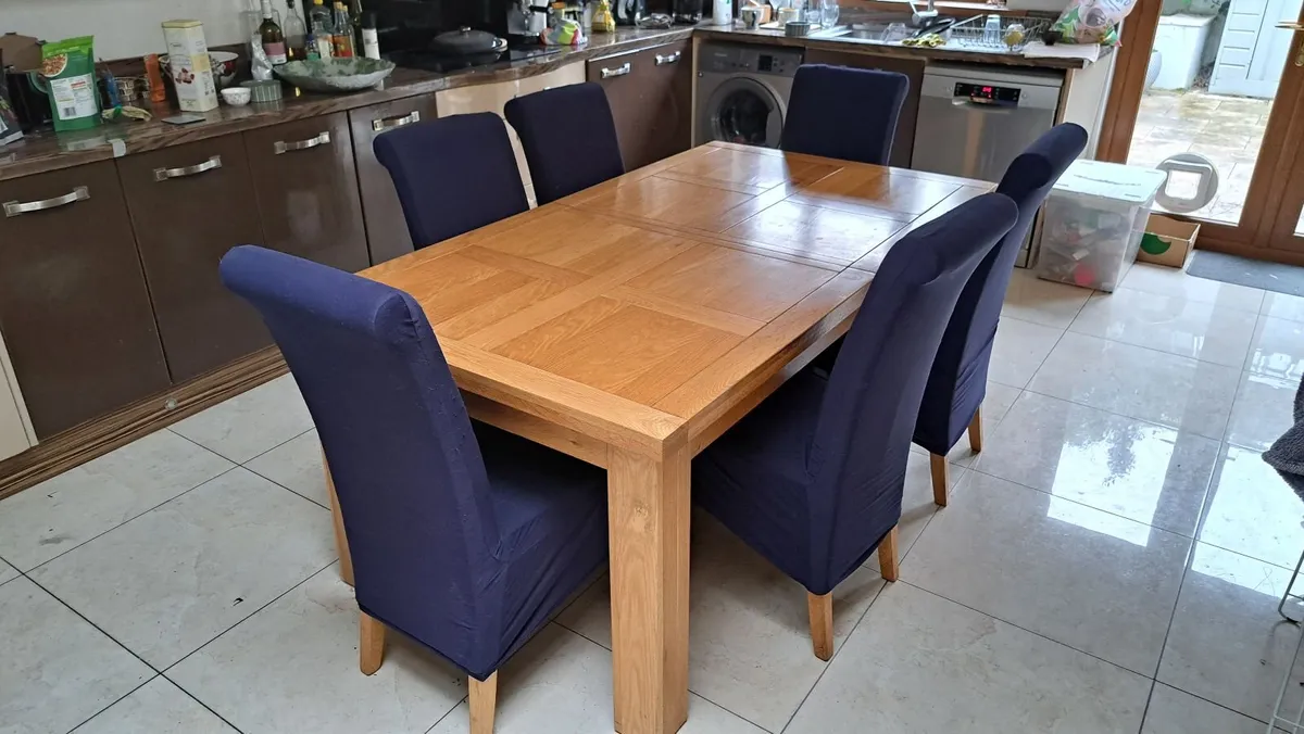 6-8 seater dining table and 6 chairs - Image 3