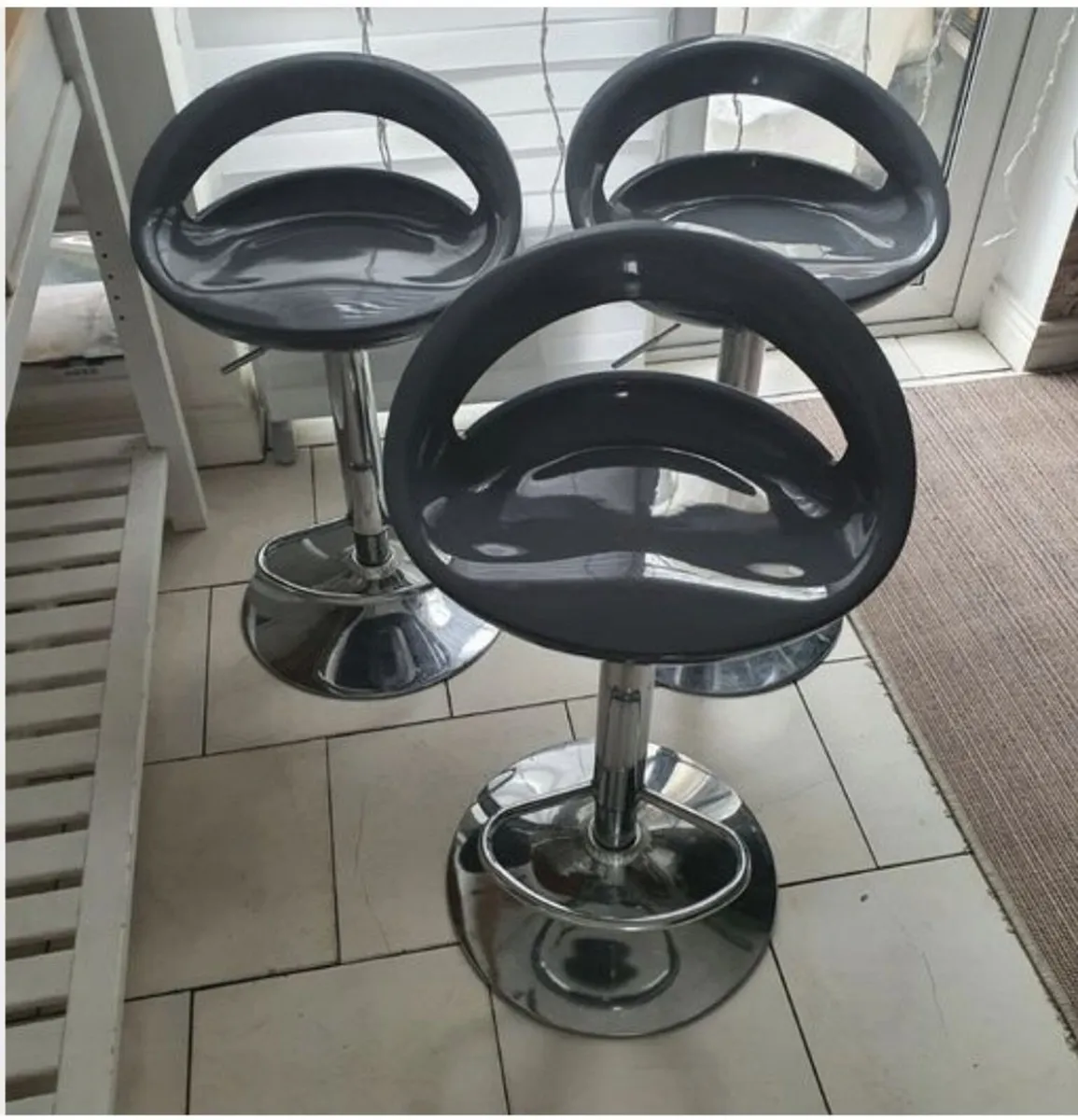 Breakfast stools