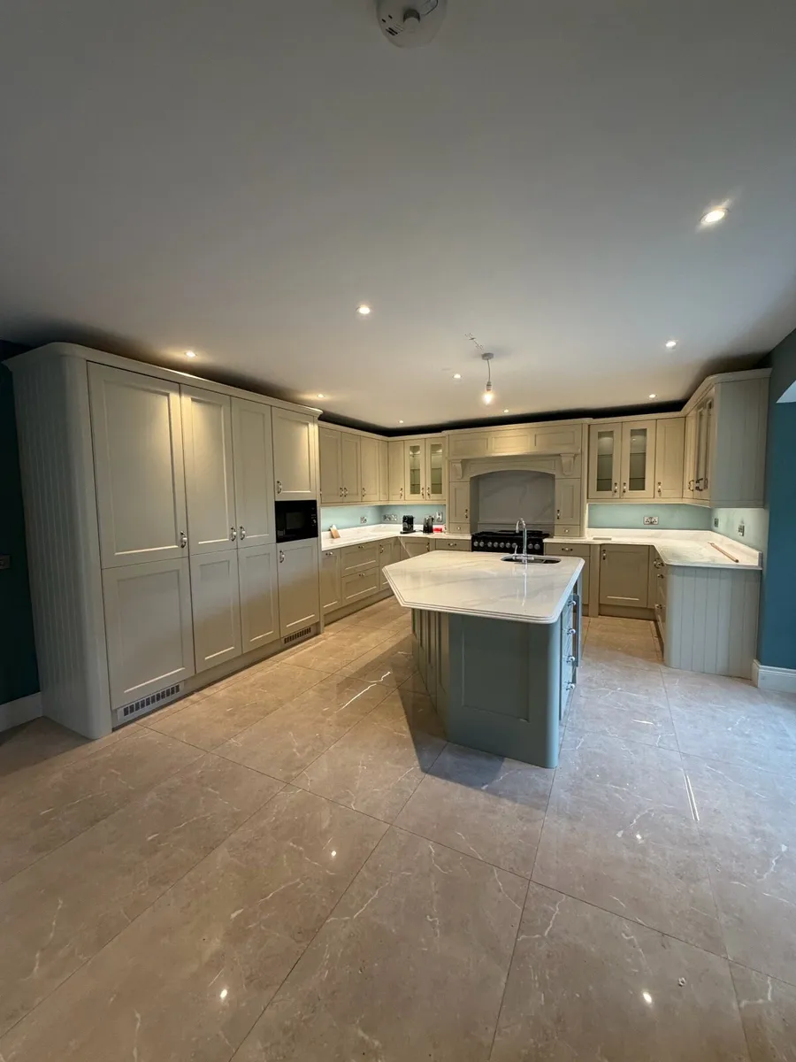 Entire Kitchen - Image 3