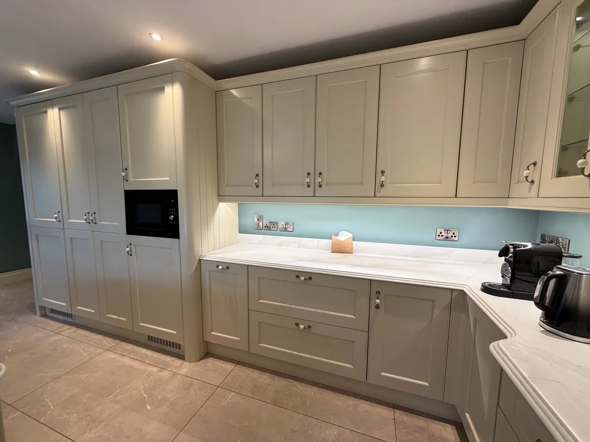 Entire Kitchen - Image 4